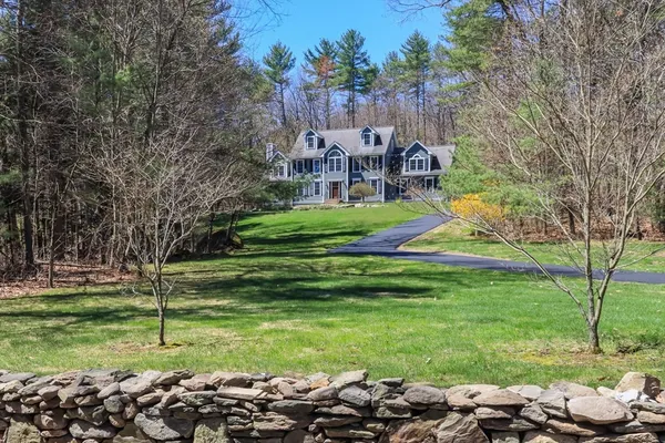 $1,075,000 | 515 Old Dunstable Road, Groton, MA 01450
