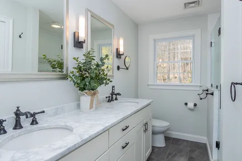 $1,075,000 | 515 Old Dunstable Road, Groton, MA 01450