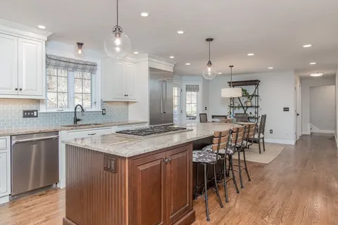 $1,075,000 | 515 Old Dunstable Road, Groton, MA 01450