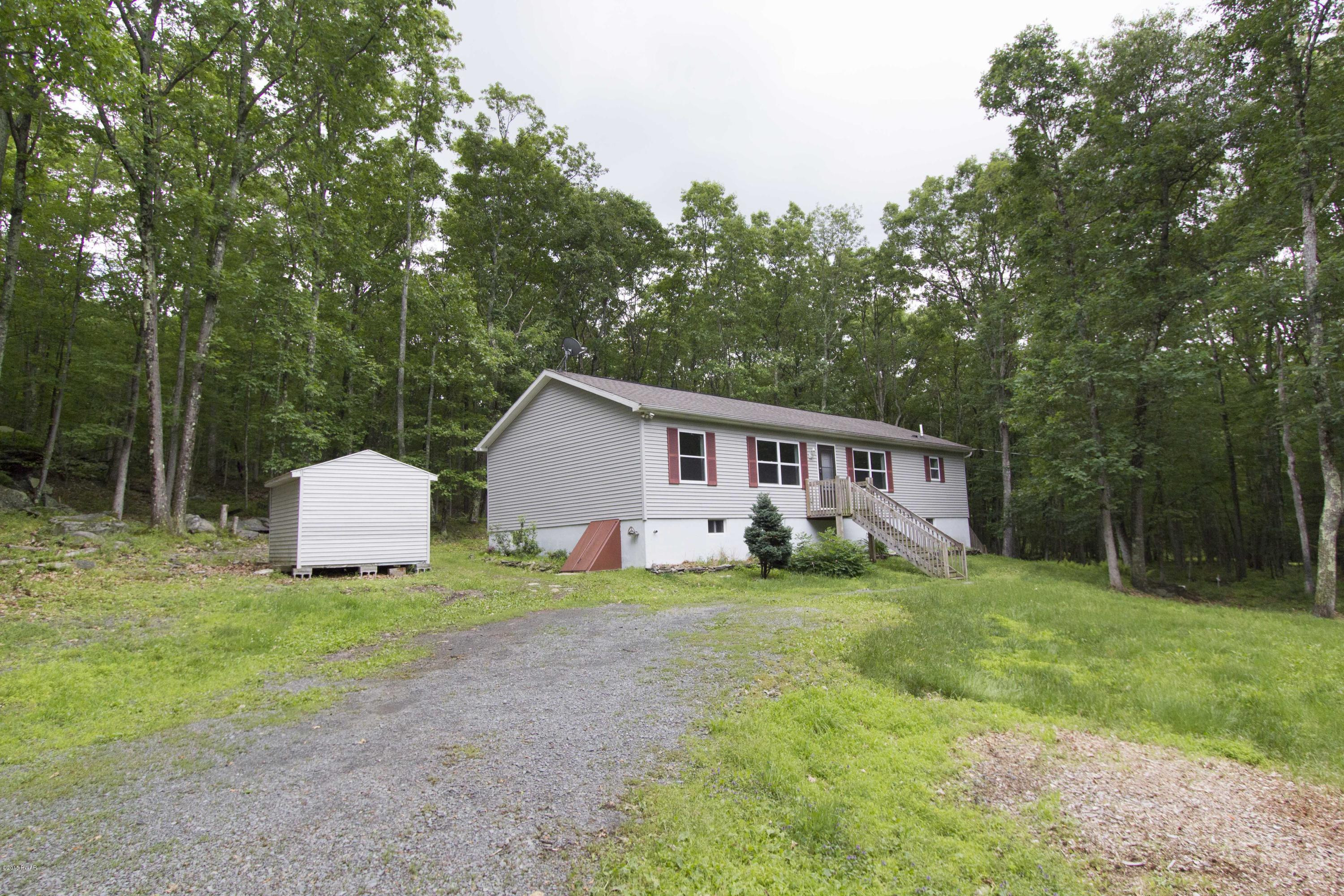 134 Ledgecrest Road Hawley, PA 18428 - Photo 2 of 17