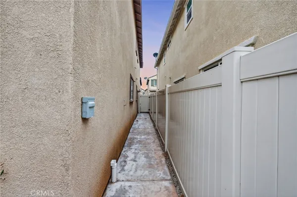 $725,000 | 35462 Brown Galloway Lane, Fallbrook, CA 92028