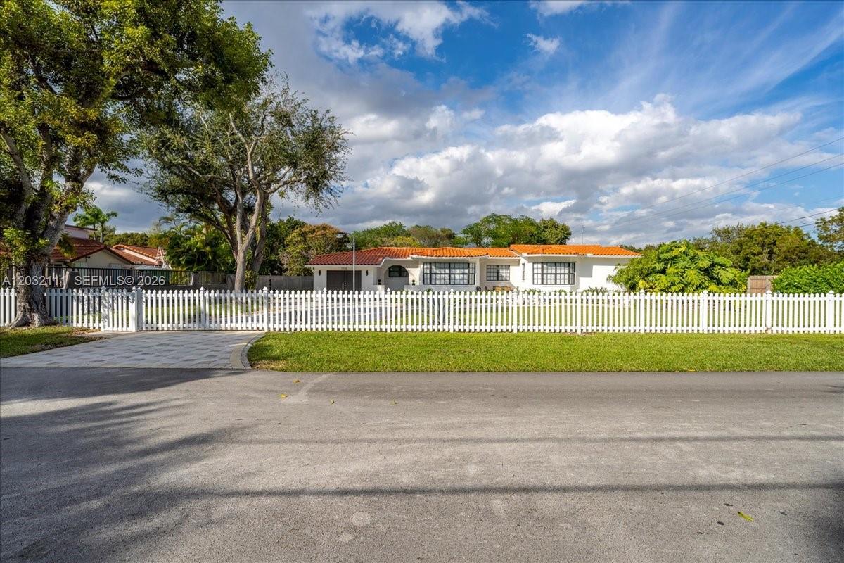 7705 Southwest 66th Street Miami, FL 33143 - Photo 2 of 60