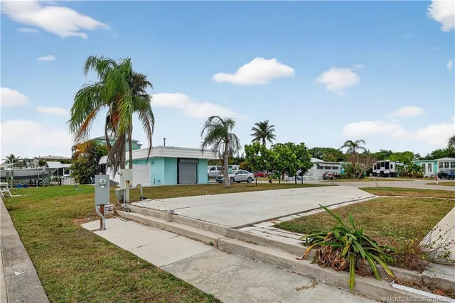 a view of outdoor space