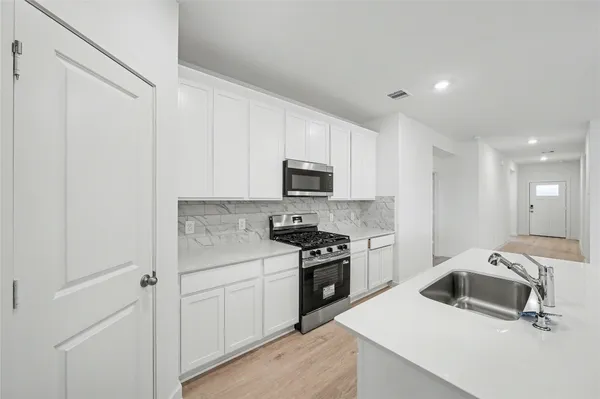 $2,500 | 3930 Langridge Drive, Fulshear, TX 77441