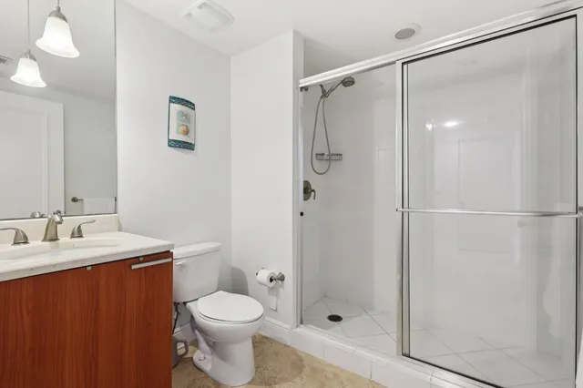 $649,000 | 2640 Lake Shore Drive, Unit 1809, Riviera Beach, FL 33404