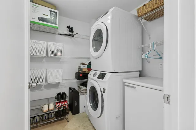 $649,000 | 2640 Lake Shore Drive, Unit 1809, Riviera Beach, FL 33404