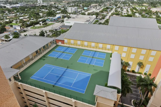 $649,000 | 2640 Lake Shore Drive, Unit 1809, Riviera Beach, FL 33404