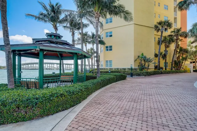 $649,000 | 2640 Lake Shore Drive, Unit 1809, Riviera Beach, FL 33404