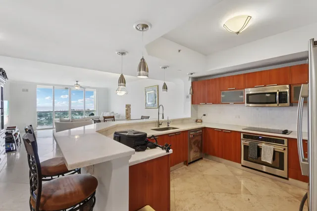 $649,000 | 2640 Lake Shore Drive, Unit 1809, Riviera Beach, FL 33404