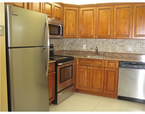 397 Brighton J, Unit 397 Boca Raton, FL 33434 - Photo 1 of 9 Primary Photo