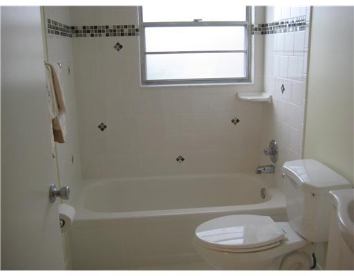 397 Brighton J, Unit 397 Boca Raton, FL 33434 - Photo 4 of 9 Additional Photo