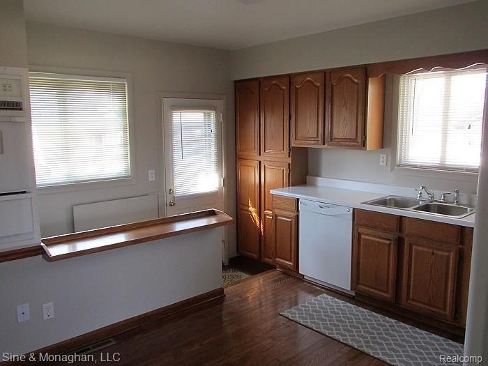351 West Tienken Road Rochester Hills, MI 48306 - Photo 7 of 24