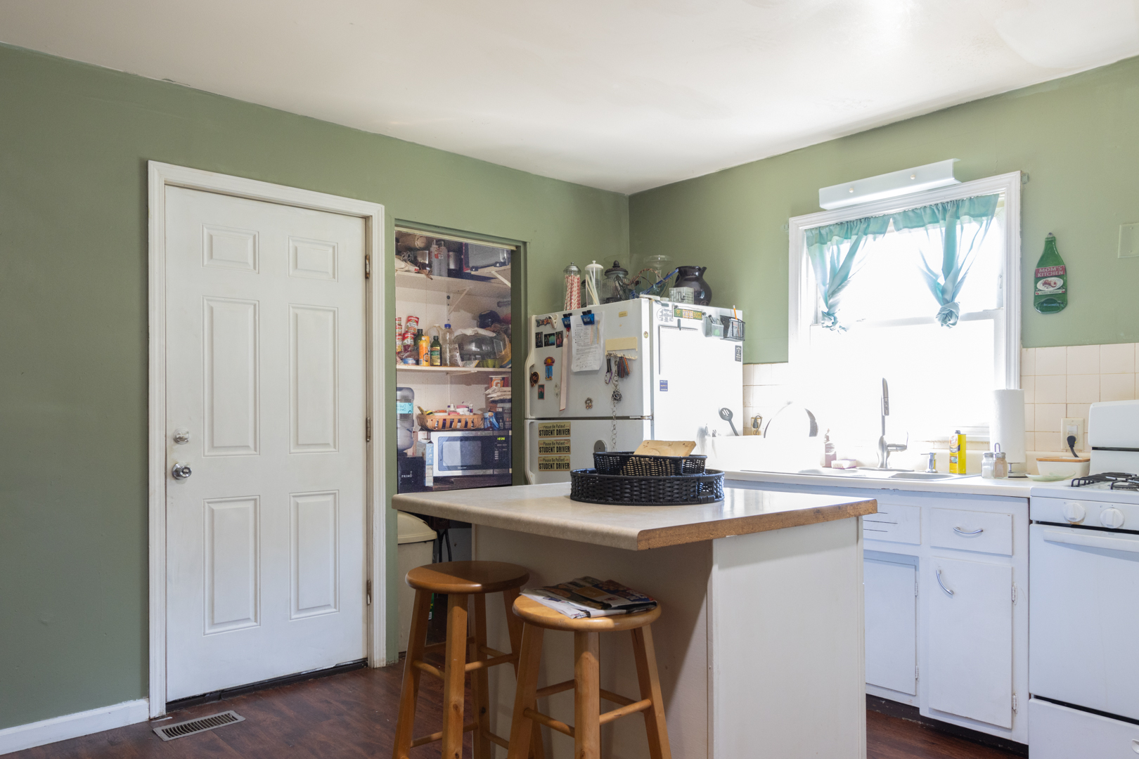 402 Northlake Road Lakemoor, IL 60051 - Photo 2 of 15 Gallery Image 2
