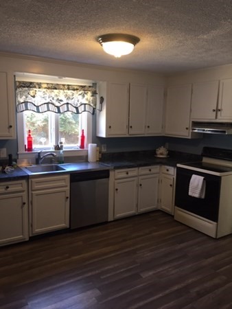 141 Dayton Street Springfield, MA 01118 - Photo 2 of 12