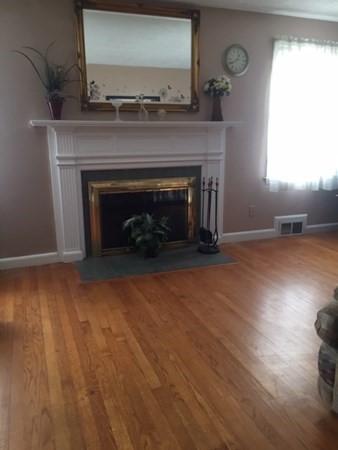 141 Dayton Street Springfield, MA 01118 - Photo 4 of 12