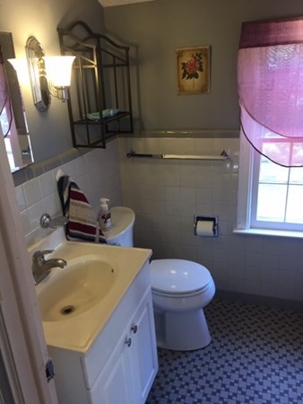 141 Dayton Street Springfield, MA 01118 - Photo 10 of 12