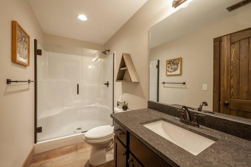 1563 Mountain Dreams Way Sevierville, TN 37862 - Photo 14 of 35 bathroom4