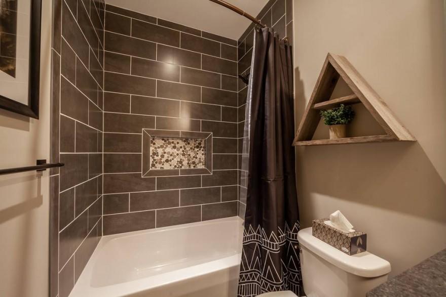 1563 Mountain Dreams Way Sevierville, TN 37862 - Photo 24 of 35 master bathroom