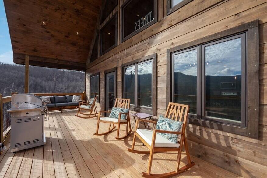 1563 Mountain Dreams Way Sevierville, TN 37862 - Photo 28 of 35 porch2