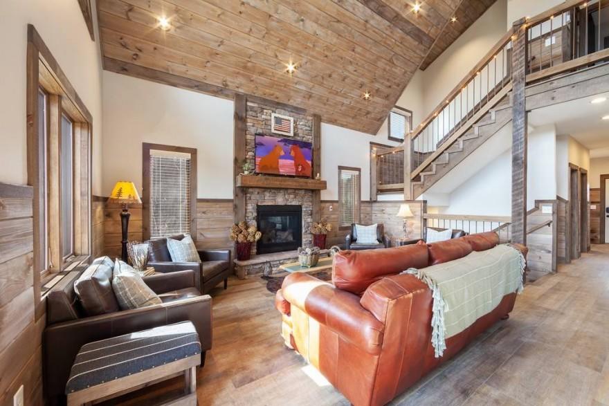 1563 Mountain Dreams Way Sevierville, TN 37862 - Photo 6 of 35 living room 2