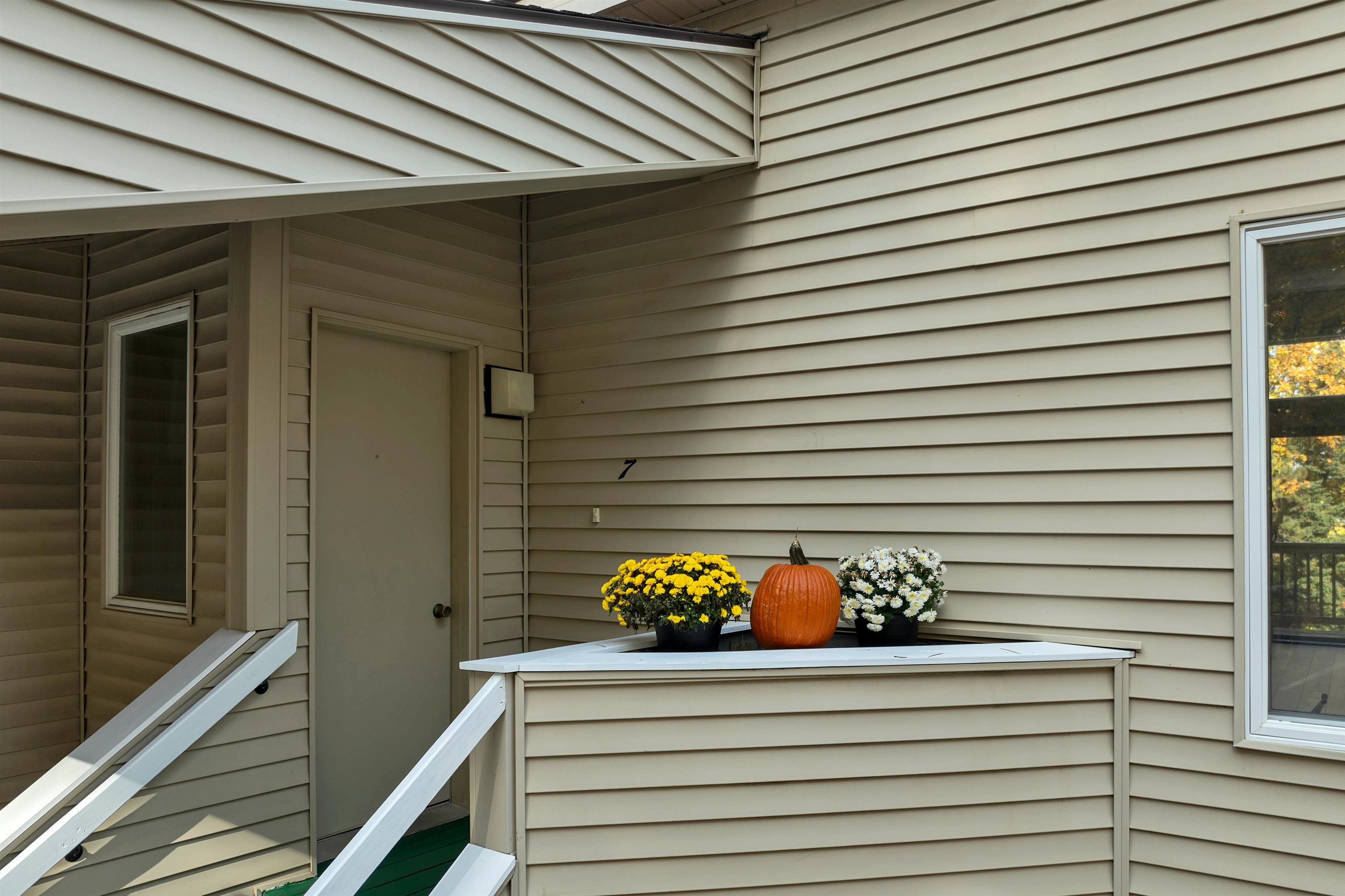 918 North Main Street, Unit 7 Laconia, NH 03246 - Photo 32 of 39