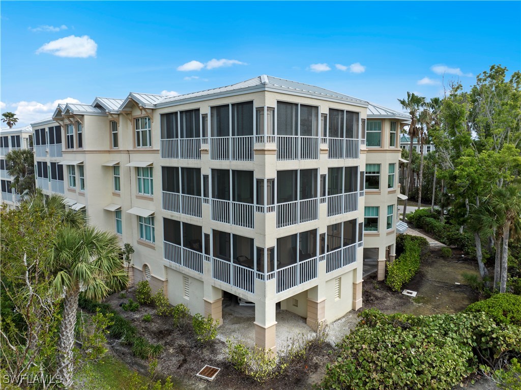 2605 Wulfert Road, Unit 5 Sanibel, FL 33957 - Photo 37 of 44 a view of a large building
