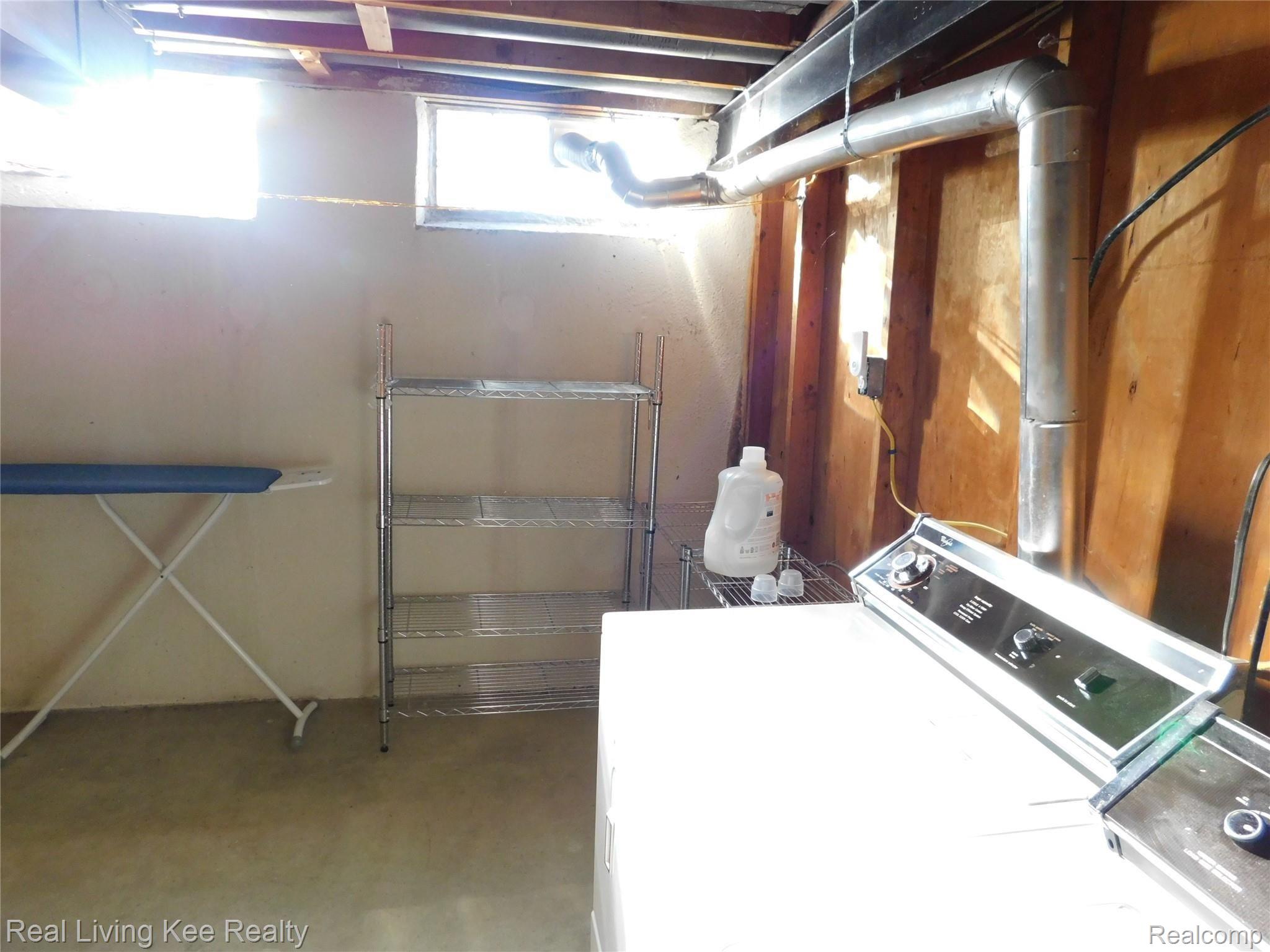 29486 Hoover Road Warren, MI 48093 - Photo 17 of 24 DSCN0899.JPG
