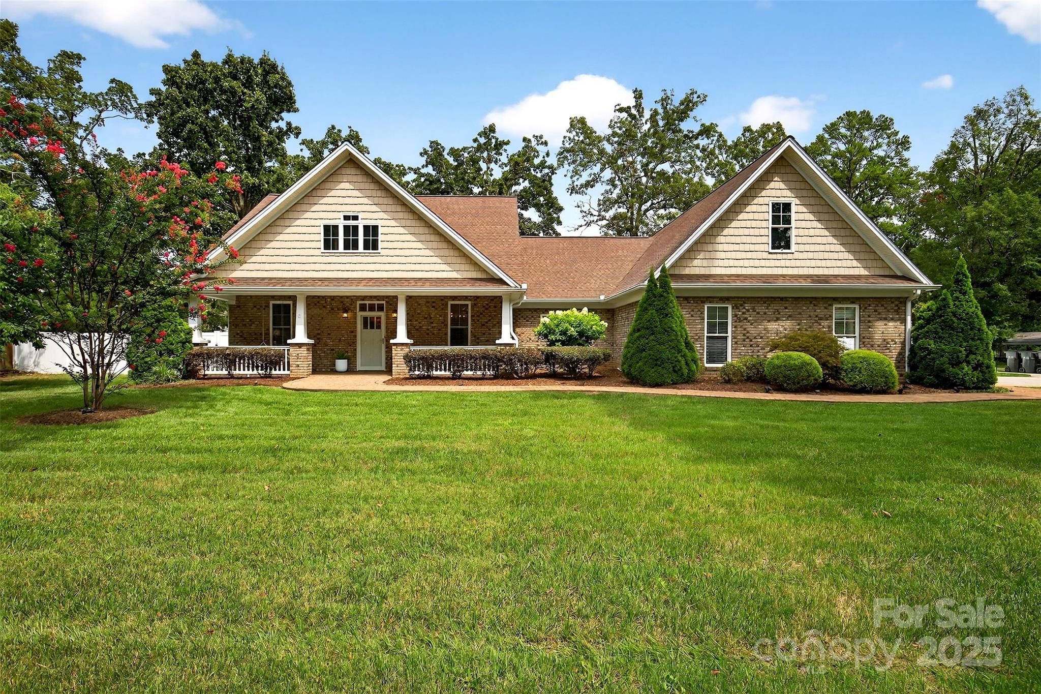 3020 Ridge Road Charlotte, NC 28269 - Photo 1 of 48 Gallery Image 1