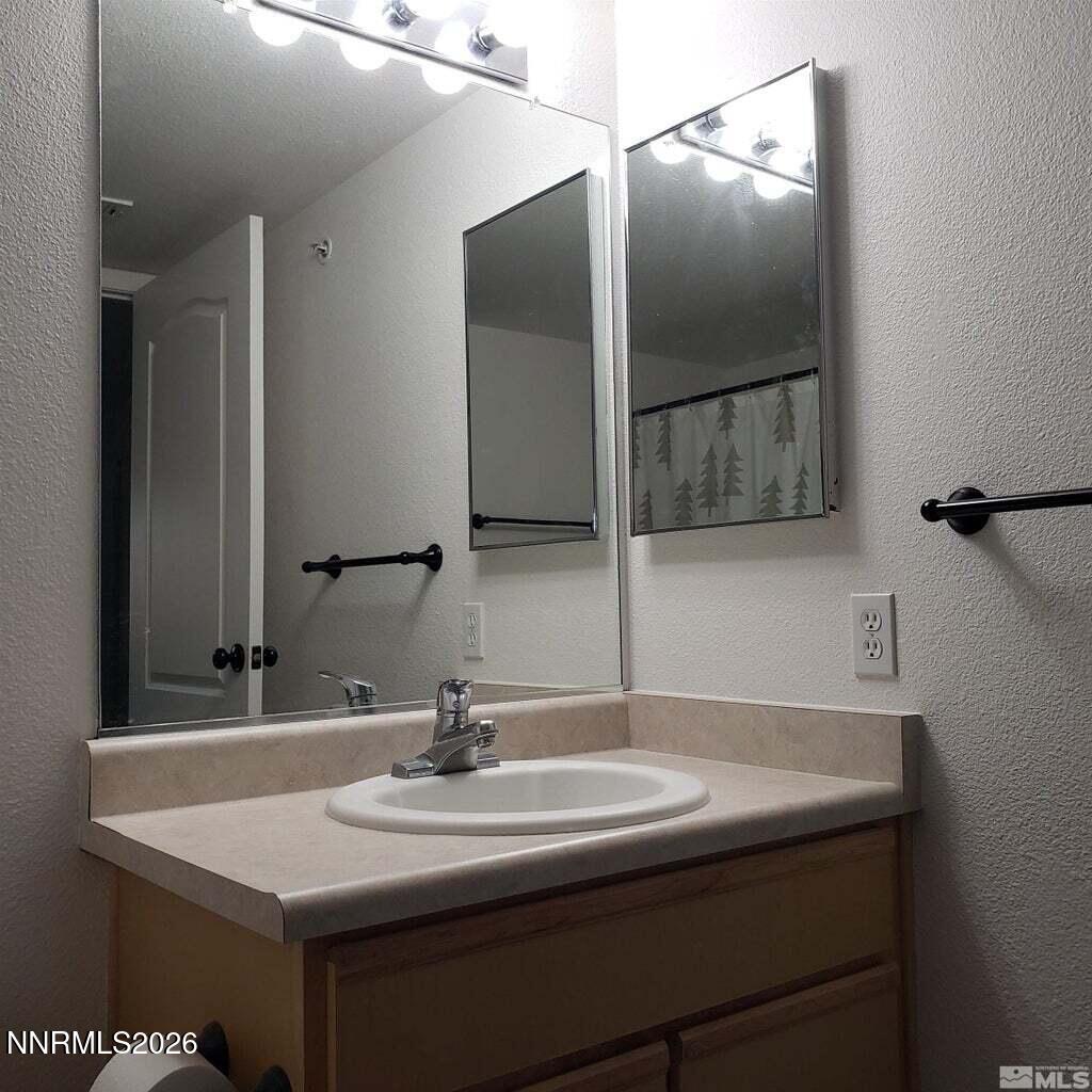 6850 Sharlands Avenue, Unit 2171 Reno, NV 89523 - Photo 17 of 45 AB2171 primary bath