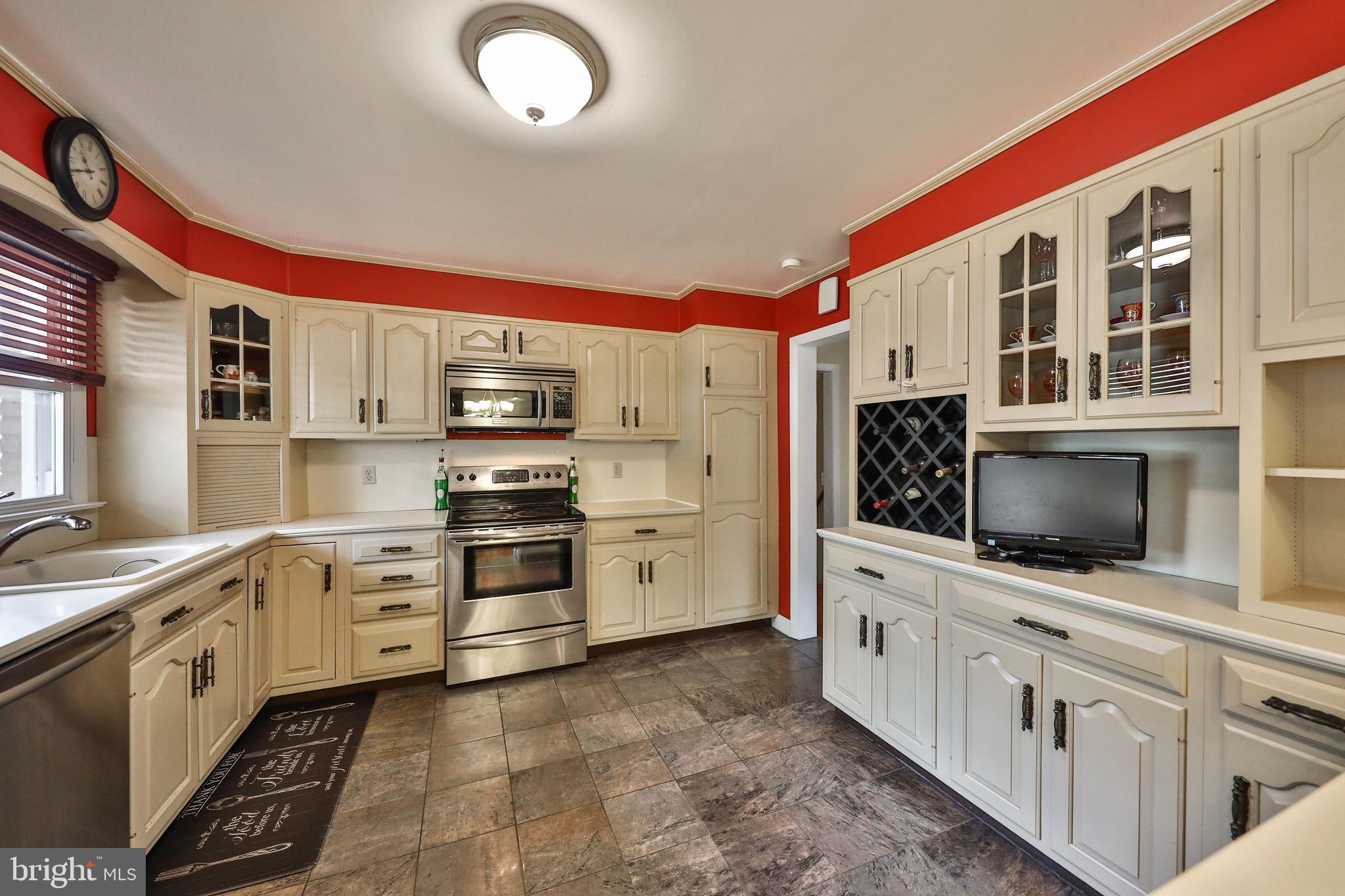 1004 Devon Road Rydal, PA 19046 - Photo 11 of 44 Kitchen