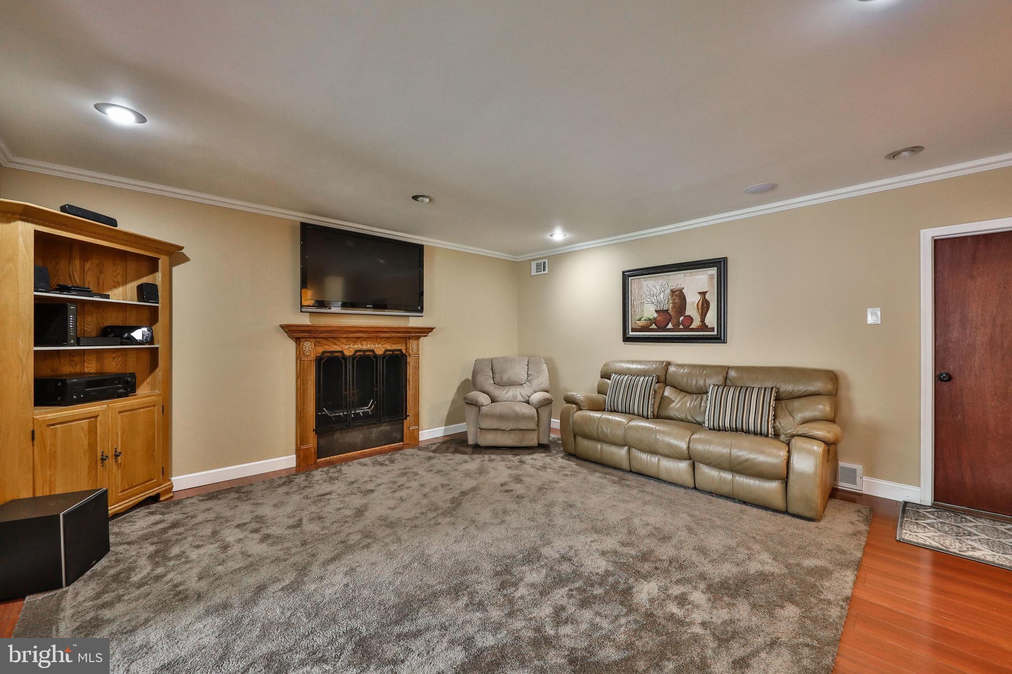 1004 Devon Road Rydal, PA 19046 - Photo 13 of 44 Family Room