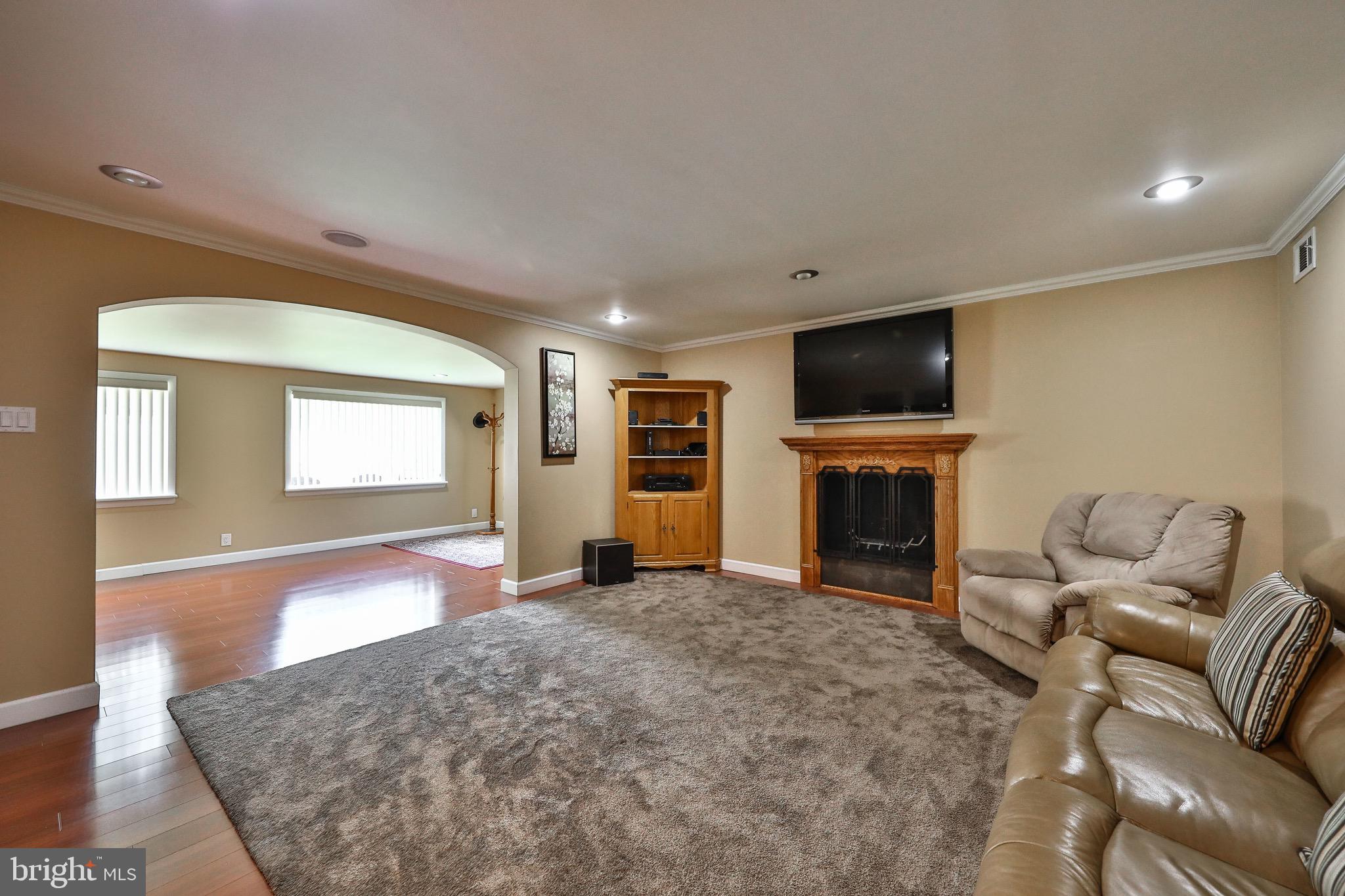 1004 Devon Road Rydal, PA 19046 - Photo 14 of 44 Family Room