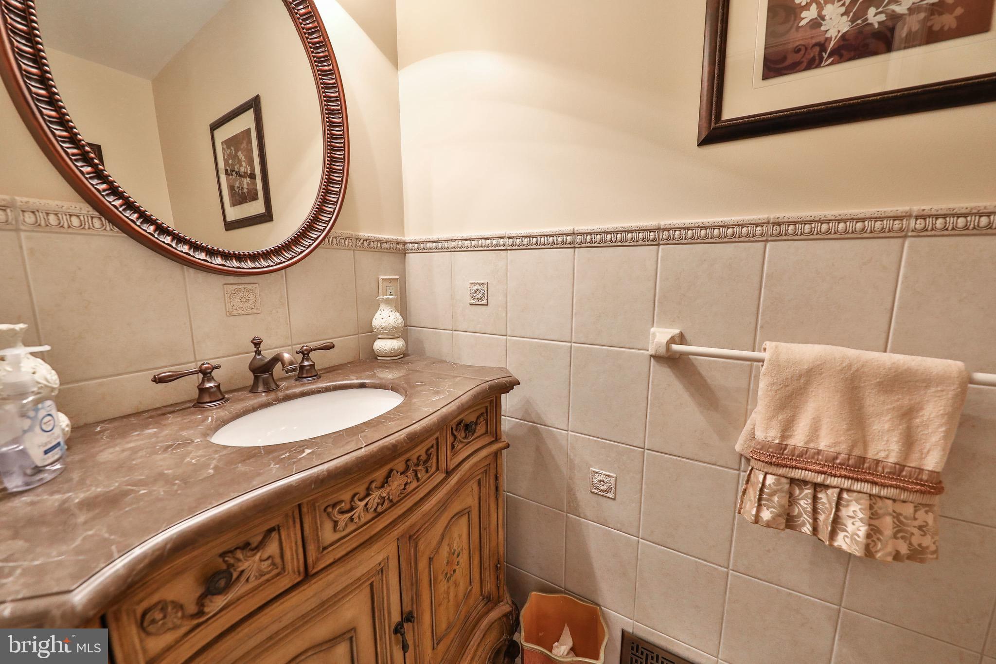 1004 Devon Road Rydal, PA 19046 - Photo 17 of 44 Powder Room