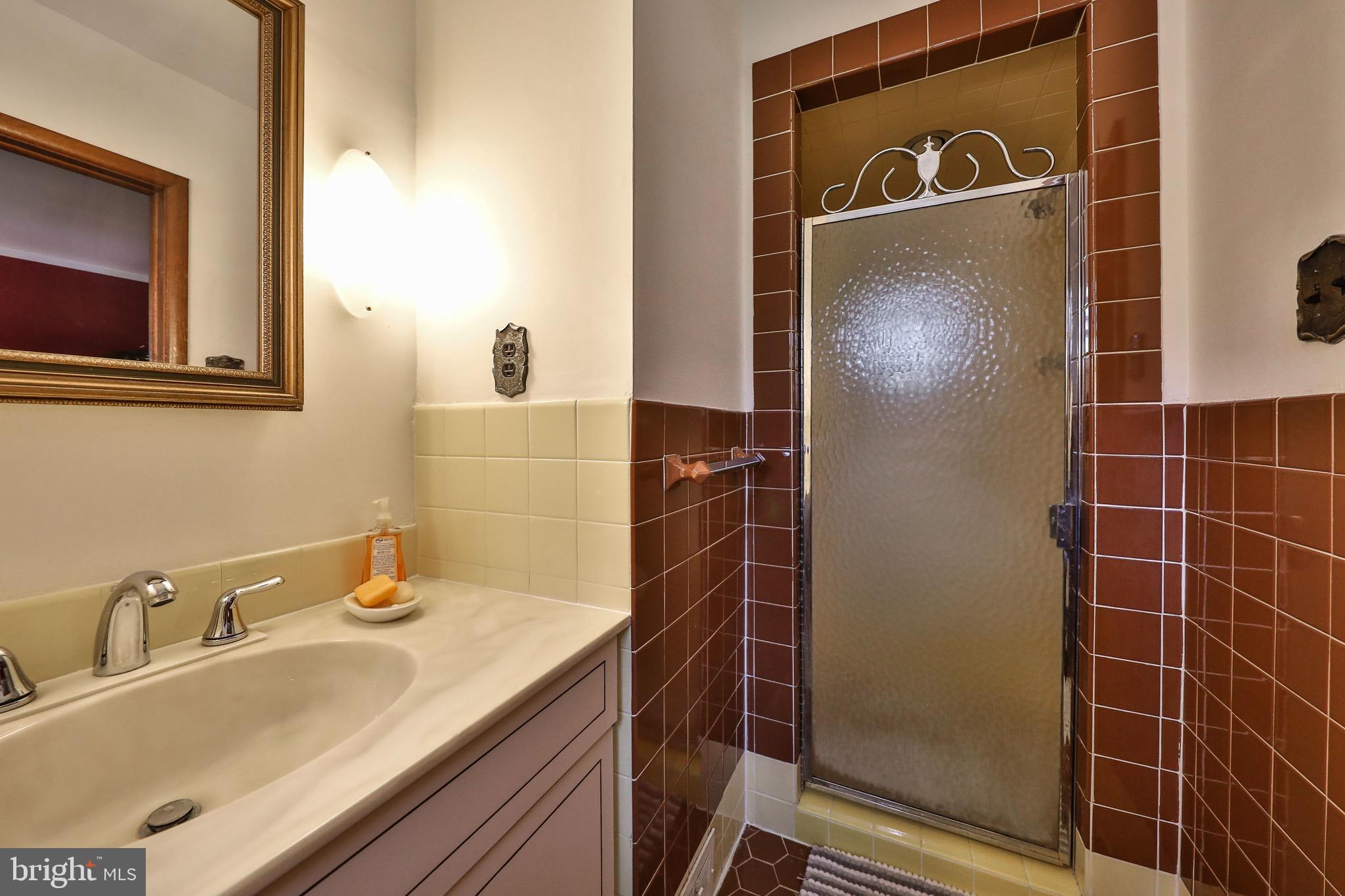 1004 Devon Road Rydal, PA 19046 - Photo 21 of 44 Master Bathroom