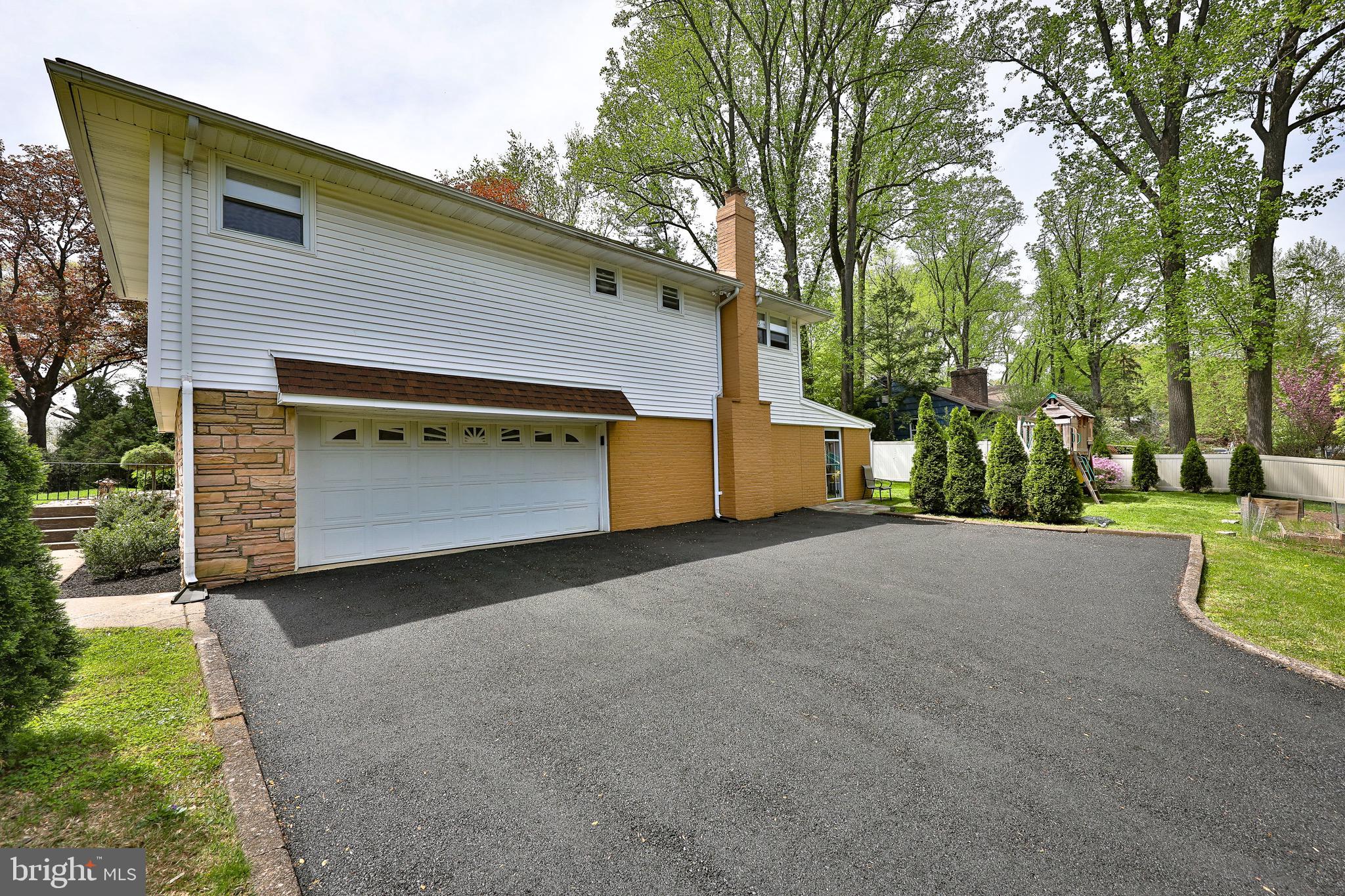 1004 Devon Road Rydal, PA 19046 - Photo 40 of 44 Exterior Side