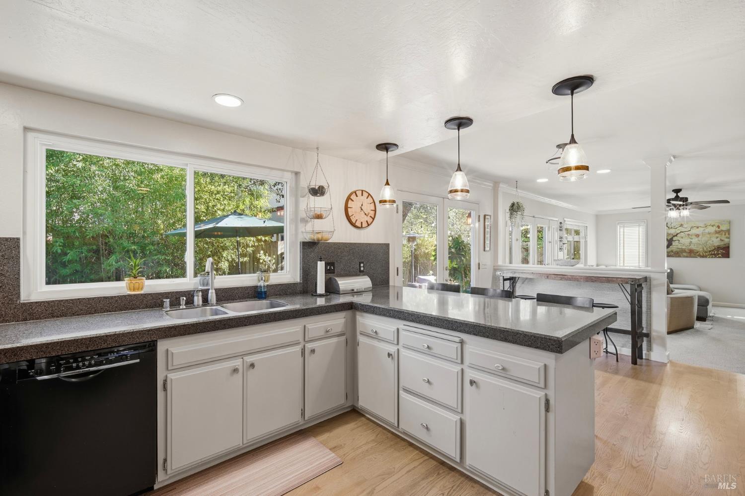 142 Shortt Road Santa Rosa, CA 95405 - Photo 10 of 48