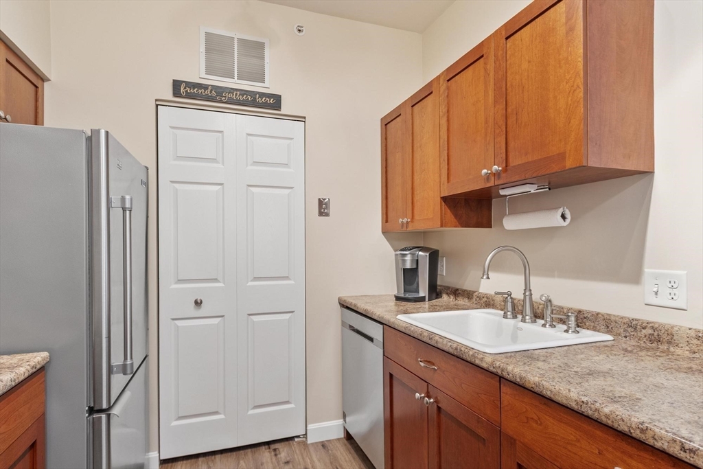 23 Hampshire Road, Unit 414 Methuen, MA 01844 - Photo 13 of 31