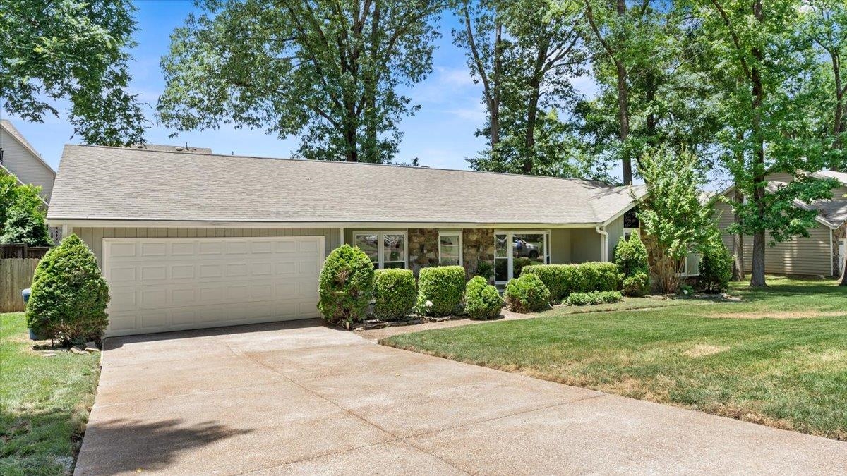 1707 Falling Leaf Road Germantown, TN 38138 - Photo 2 of 38 Gallery Image 2