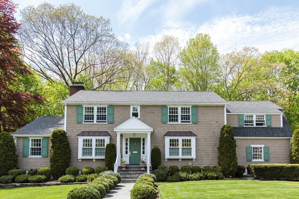 19 Clovelly Road Wellesley, MA 02481 - Photo 2 of 17 Gallery Image 2