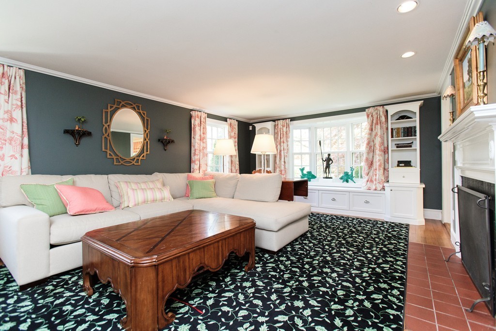 19 Clovelly Road Wellesley, MA 02481 - Photo 3 of 17 Gallery Image 3