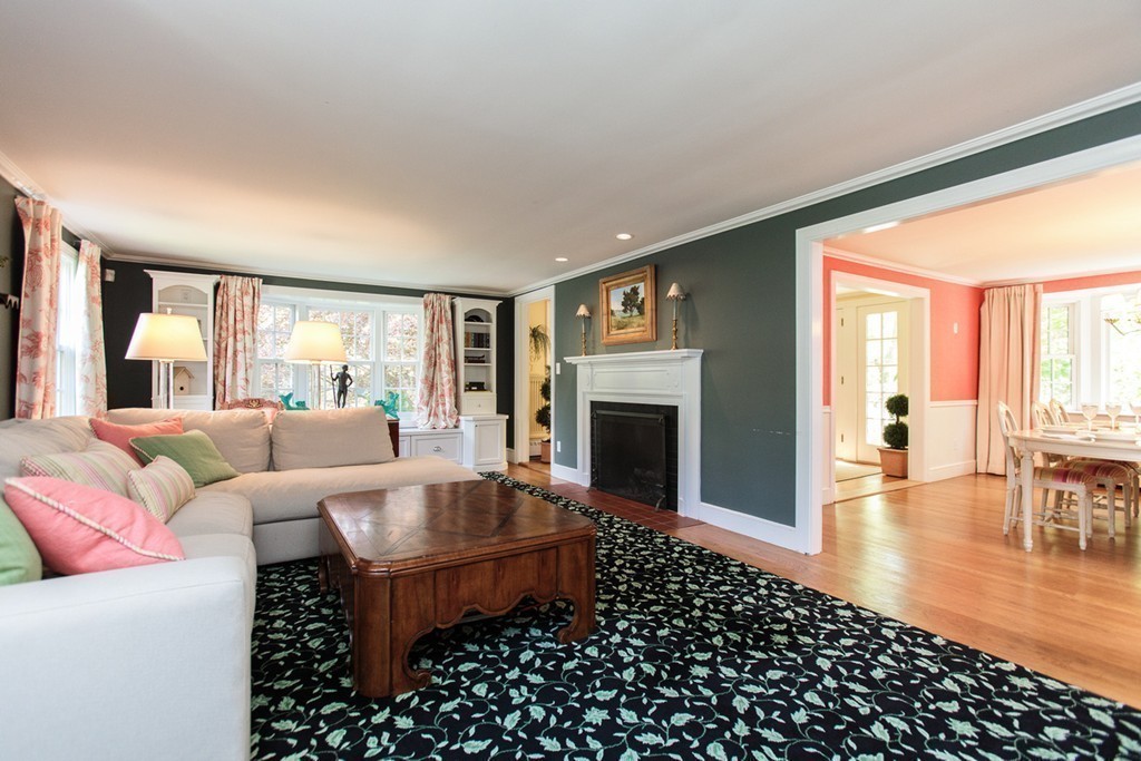19 Clovelly Road Wellesley, MA 02481 - Photo 4 of 17 Gallery Image 4
