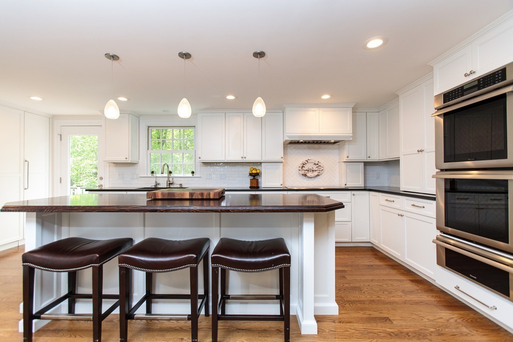 19 Clovelly Road Wellesley, MA 02481 - Photo 7 of 17 Gallery Image 7
