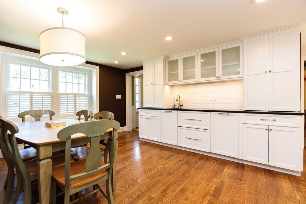 19 Clovelly Road Wellesley, MA 02481 - Photo 8 of 17 Gallery Image 8