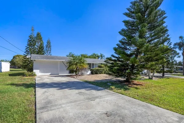 $4,250 | 2323 Doud Street, Sarasota, FL 34231