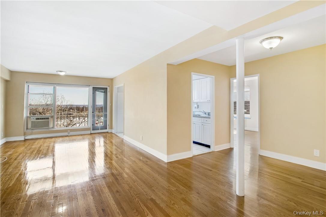 730 Pelham Road, Unit 3F New Rochelle, NY 10805 - Photo 5 of 26