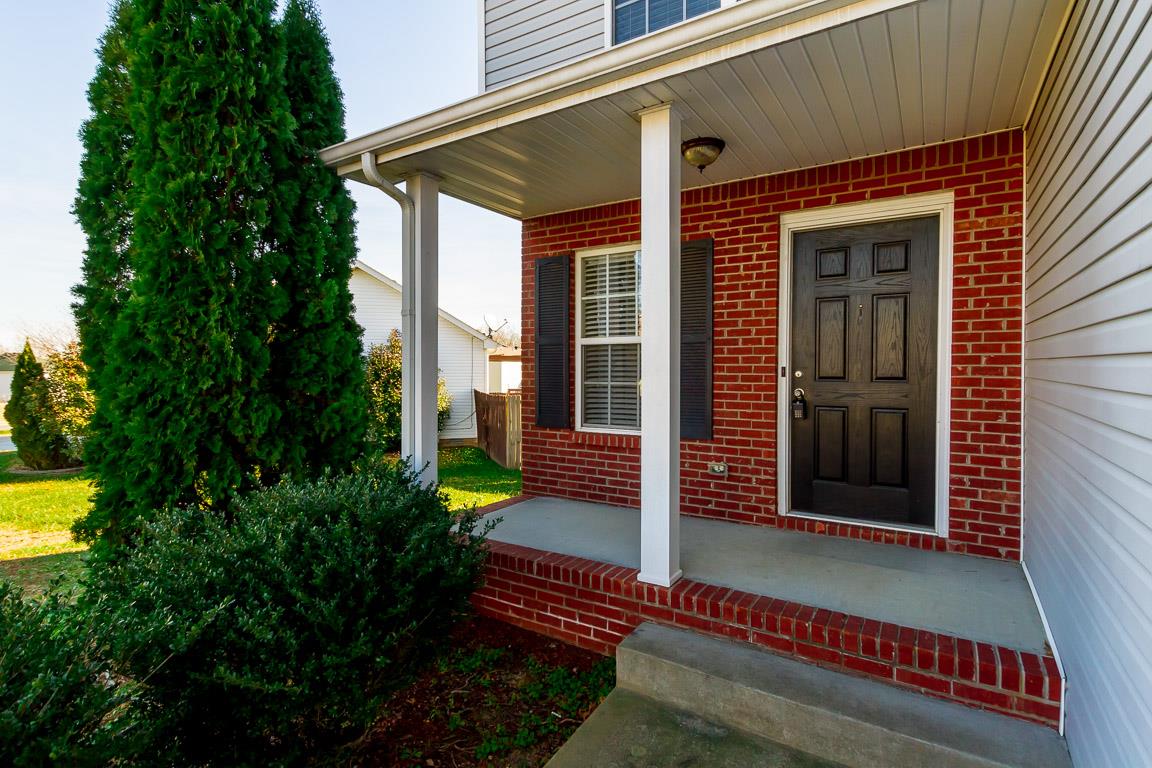 2797 Ridgepole Drive Clarksville, TN 37040 - Photo 3 of 30 Gallery Image 3