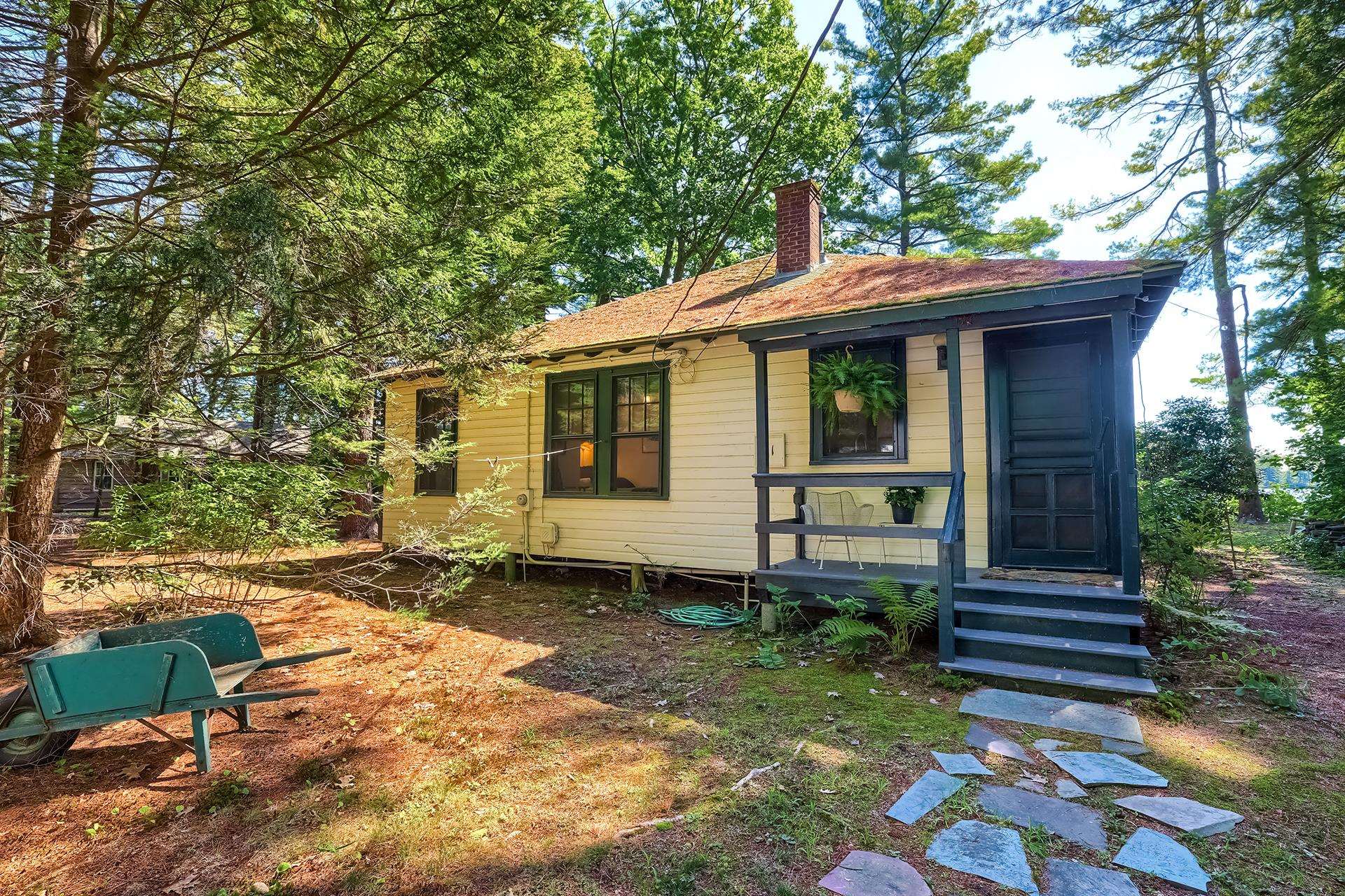 11-12 Rockingham Shores Road Derry, NH 03038 - Photo 3 of 40