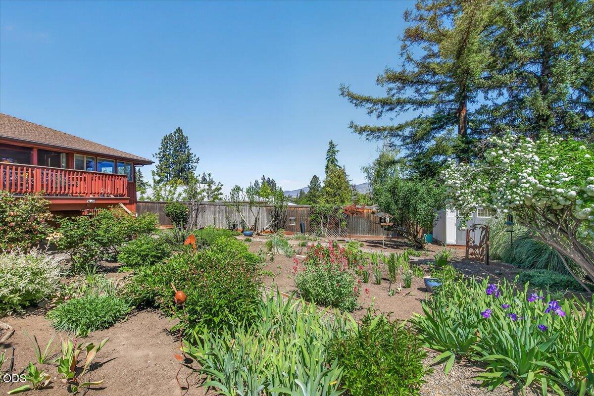 1056 Beswick Way Ashland, OR 97520 - Photo 41 of 47