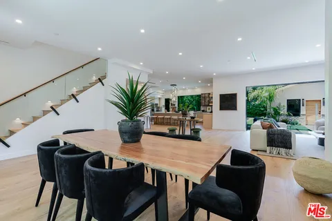 $3,750,000 | 11559 La Maida Street, Valley Village, CA 91601