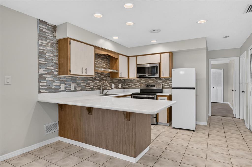4854 Rabama Place Orlando, FL 32812 - Photo 5 of 29 Gallery Image 5